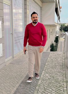 Neil - feeling so good that you tremble - Male companion in Abu Dhabi Photo 3 of 3