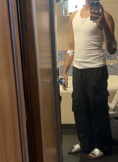 Neil - Male escort in Mumbai Photo 2 of 5