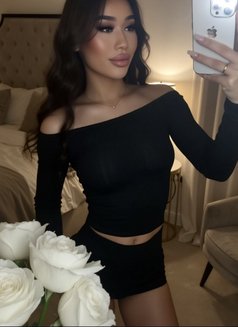 Neila azerbaijan🇦🇿 - Transsexual escort in Al Manama Photo 19 of 20