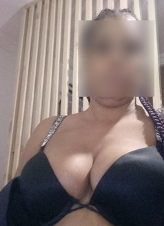 Nella Jaguar - puta in Abidjan Photo 1 of 8