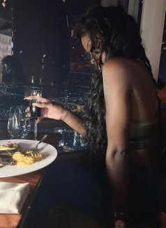 Nella Jaguar - puta in Abidjan Photo 4 of 5