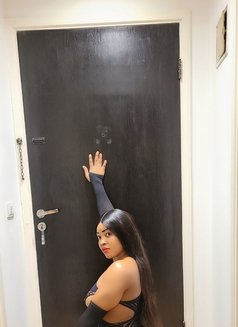 Nelly - escort in Beirut Photo 4 of 5