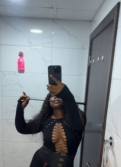Nelly - Dominadora in Dubai Photo 4 of 9