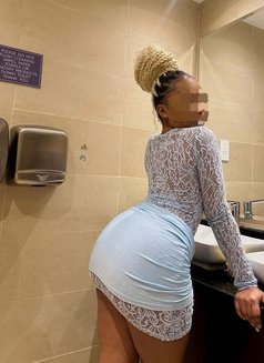 Nelly - escort in Chennai Photo 1 of 4