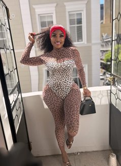 Nelly - escort in Cape Town Photo 2 of 4