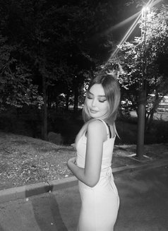 Nelly - escort in Hong Kong Photo 2 of 9