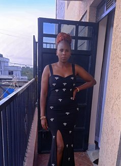 Nelly - puta in Nairobi Photo 3 of 5