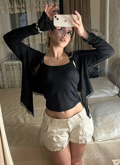 Nelly - escort in Dubai Photo 5 of 12