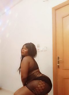 Nelly - escort in Jeddah Photo 1 of 3