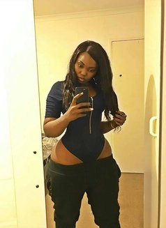 Nelly Tinnah - puta in Riyadh Photo 7 of 7