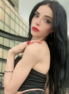 Nenaa - escort in Beirut Photo 2 of 10