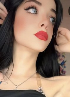 Nenaa - escort in Beirut Photo 4 of 10