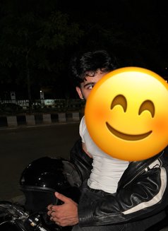 Nerdy Fit Dominant (Classy, Kinky & Exp) - Acompañantes masculino in Bangalore Photo 5 of 6
