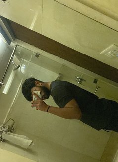 Nerdyguy23 - masseur in Noida Photo 1 of 4