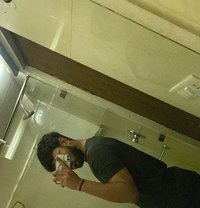 Nerdyguy23 - masseur in Noida