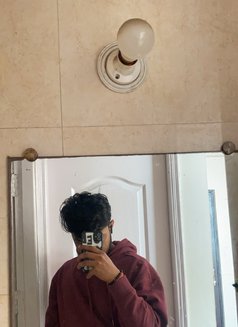 Nerdyguy23 - masseur in Noida Photo 3 of 4