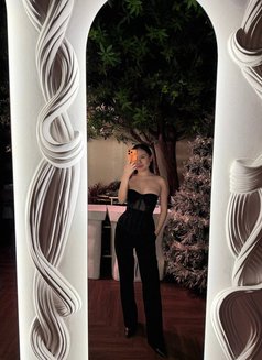 Nerina - puta in Dubai Photo 1 of 10