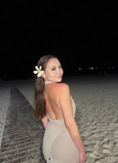 Nerina - puta in Dubai Photo 2 of 10