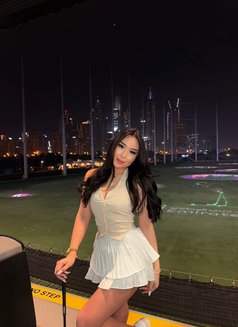 Nerissa - puta in Dubai Photo 9 of 10