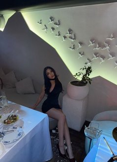 Nerissa - puta in Dubai Photo 10 of 10