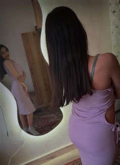 Nermin - puta in Damascus Photo 3 of 7