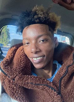 Nesh - Male escort in Nairobi Photo 4 of 4