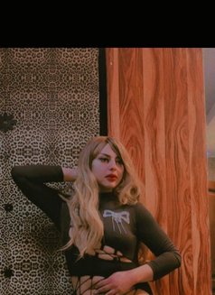 Nesma - Acompañante transexual in Cairo Photo 27 of 28