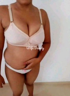 Nethmi Camshow Sl - puta in Srinagar Photo 1 of 4