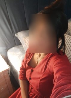 Nethu Meetup with Body to Body Massage - escort in Colombo Photo 9 of 12