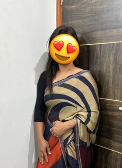 Netra Sharma Real meet and chat session - puta in Noida Photo 6 of 6