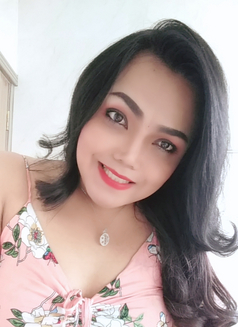 Netty - Transsexual escort in Muscat Photo 1 of 4