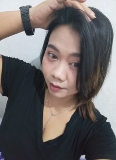 Neveen - puta in Jakarta Photo 3 of 4