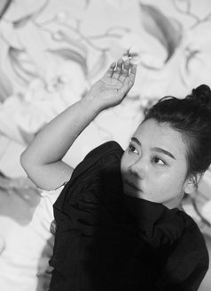 Neveen - companion in Jakarta Photo 1 of 5