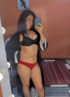 Nevo - escort in Alexandria Photo 3 of 3