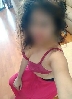 New 9" Cock Kochi Muslim Rizwana Shemale - Acompañantes transexual in Kochi Photo 4 of 9
