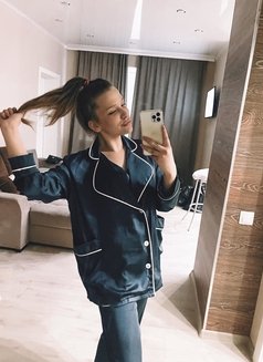 * LAST DAYS ➷Alena➷19yo - puta in Al Manama Photo 3 of 15