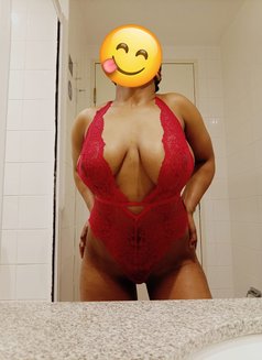 New and here for a good time! - escort in London Photo 9 of 11