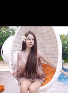 New and Sexy singapore Lady Miko - puta in Dubai Photo 9 of 10