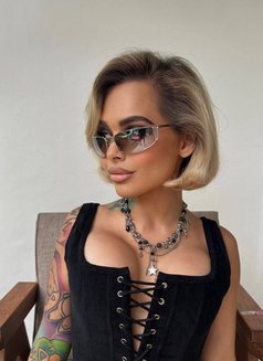 New Angel - escort in Al Manama Photo 6 of 12