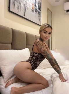 New Angel - escort in Al Manama Photo 9 of 12