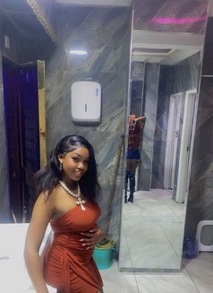 New Arrival Varlery (Varl) - escort in Hyderabad Photo 2 of 5