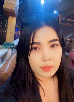 Caramel available good service - escort in Riyadh Photo 6 of 8