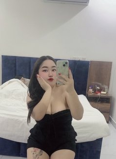 Lily massage available - escort in Riyadh Photo 2 of 10