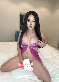 New Big dick Popper rimming and couples - Transsexual escort in Khobar Photo 2 of 5