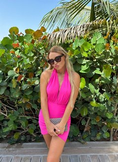 New Blonde Beauty Business Bay 🤗 - puta in Dubai Photo 11 of 12