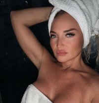 New Blonde Beauty Business Bay 🤗 - puta in Dubai Photo 8 of 10