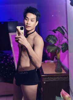 New Boy Which look do you like me? - masseuse in Muscat Photo 7 of 11