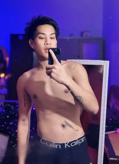 New Boy Which look do you like me? - masseuse in Muscat Photo 6 of 11