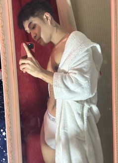 New boy good service - masseuse in Muscat Photo 9 of 10