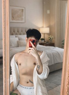 New boy good service - masseuse in Muscat Photo 7 of 9